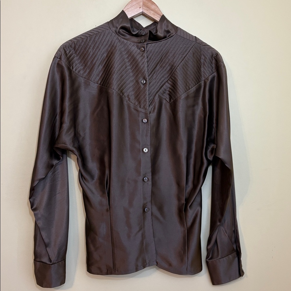 Joanie Char | 100% Silk Brown Button-Back Pleated Yoke Mock Neck Blouse Top 8 - Picture 17 of 17